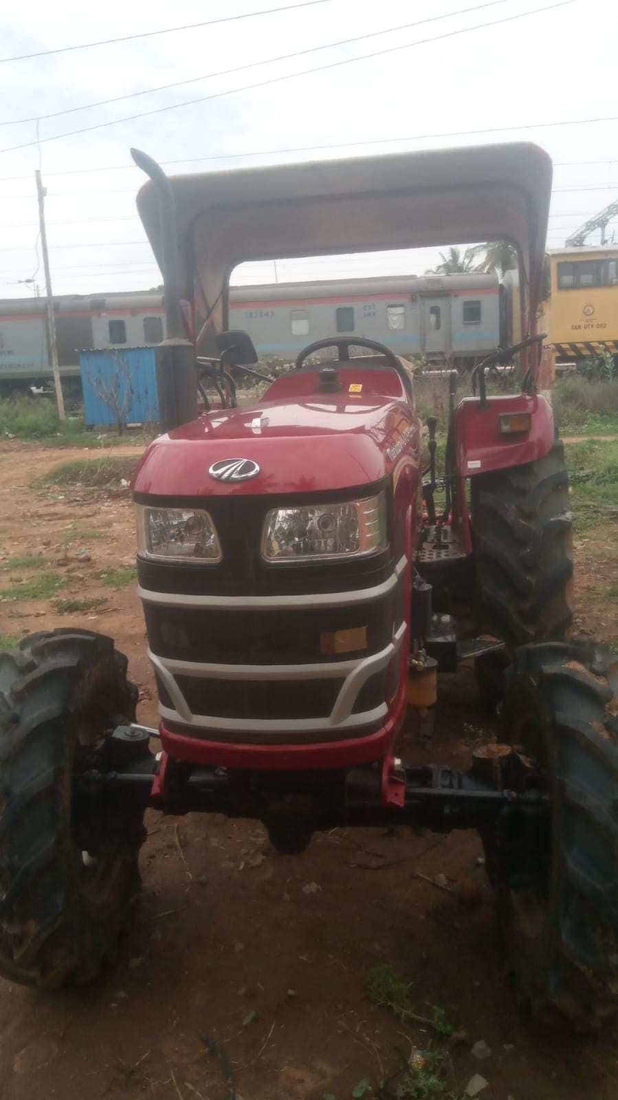 Mahindra Yuvo Tech Plus 585 DI Special Edition (49.3HP)